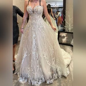 Elegant Cream Wedding Dress